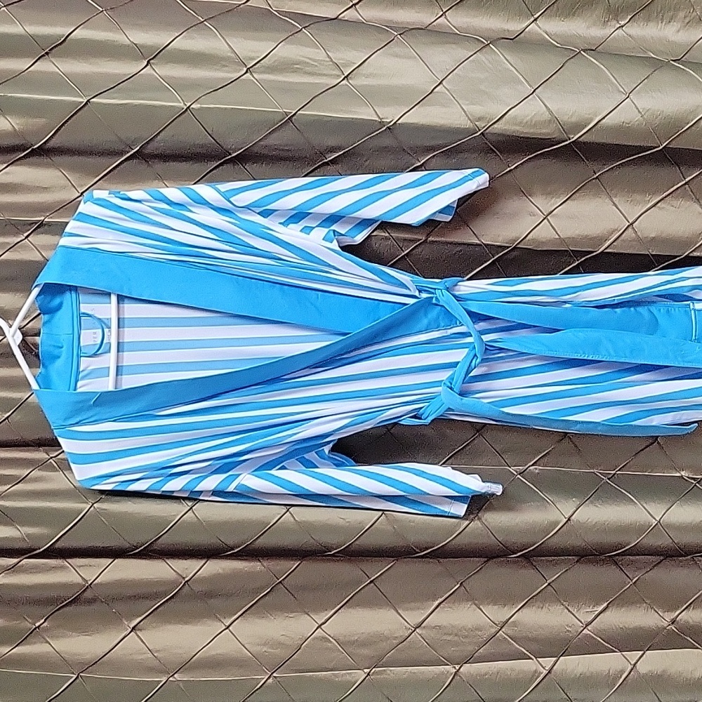 EUC- Draper James ‘Louise’ Striped Robe - Picture 3 of 5
